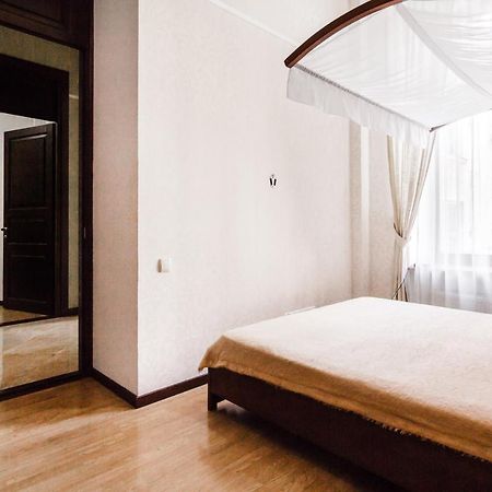 Downtown Prestige Apartment Одесса Экстерьер фото