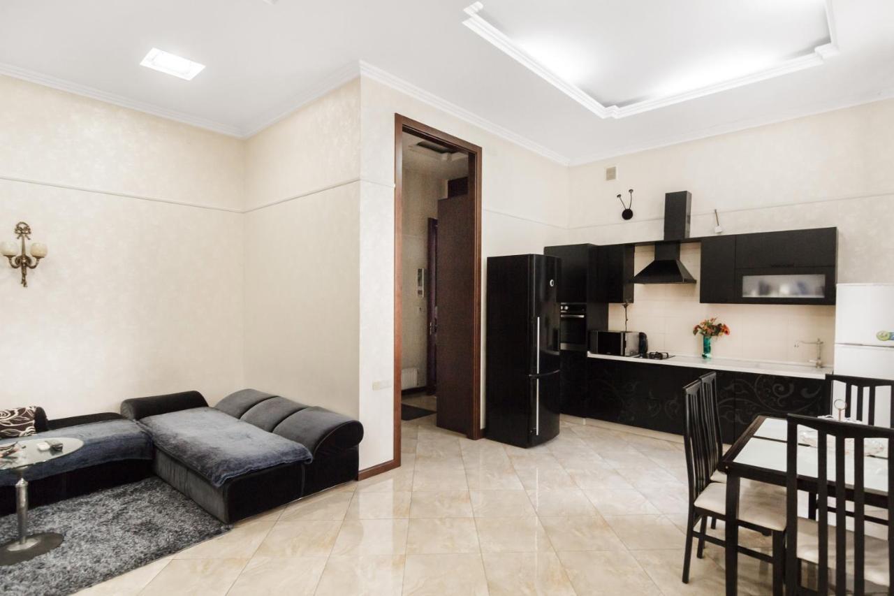 Downtown Prestige Apartment Одесса Экстерьер фото