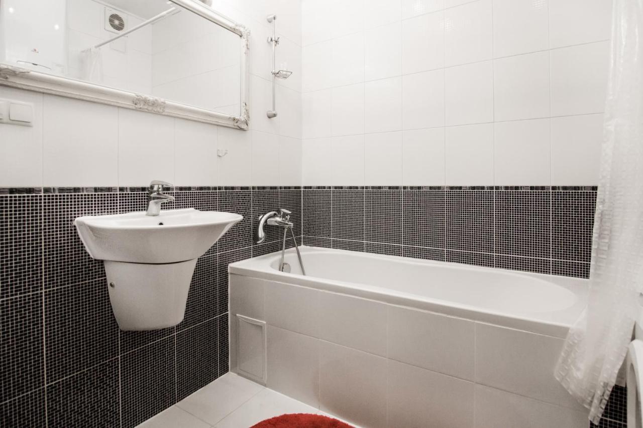 Downtown Prestige Apartment Одесса Экстерьер фото