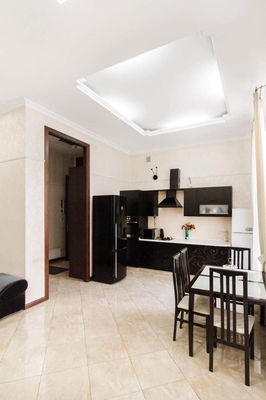 Downtown Prestige Apartment Одесса Экстерьер фото