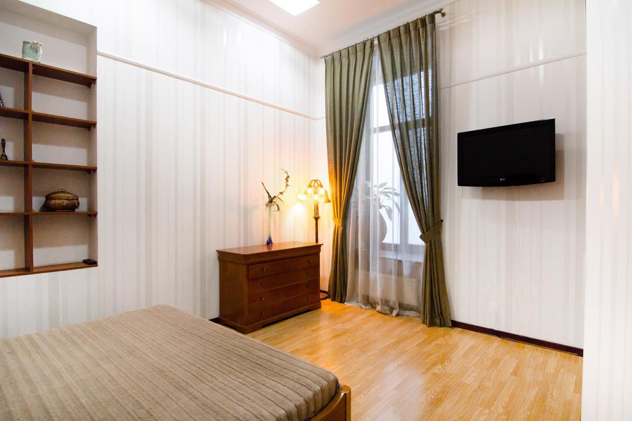 Downtown Prestige Apartment Одесса Экстерьер фото